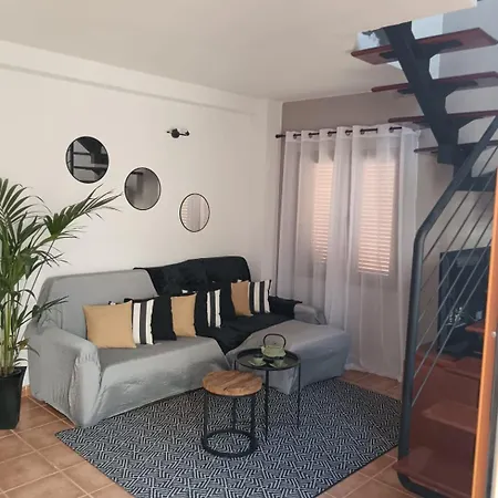 Bonita En Con Piscina Y Wifi 別荘