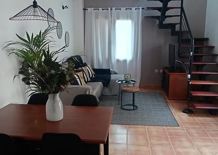 Bonita En Con Piscina Y Wifi 度假居